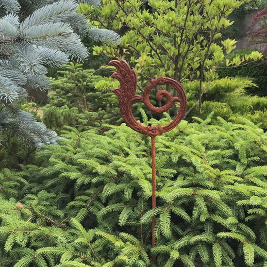 Rusty Metal garden stakes, Rusty garden finial, Metal garden decor, metal yard art, outdoor metal decor, Rusty metal garden decor