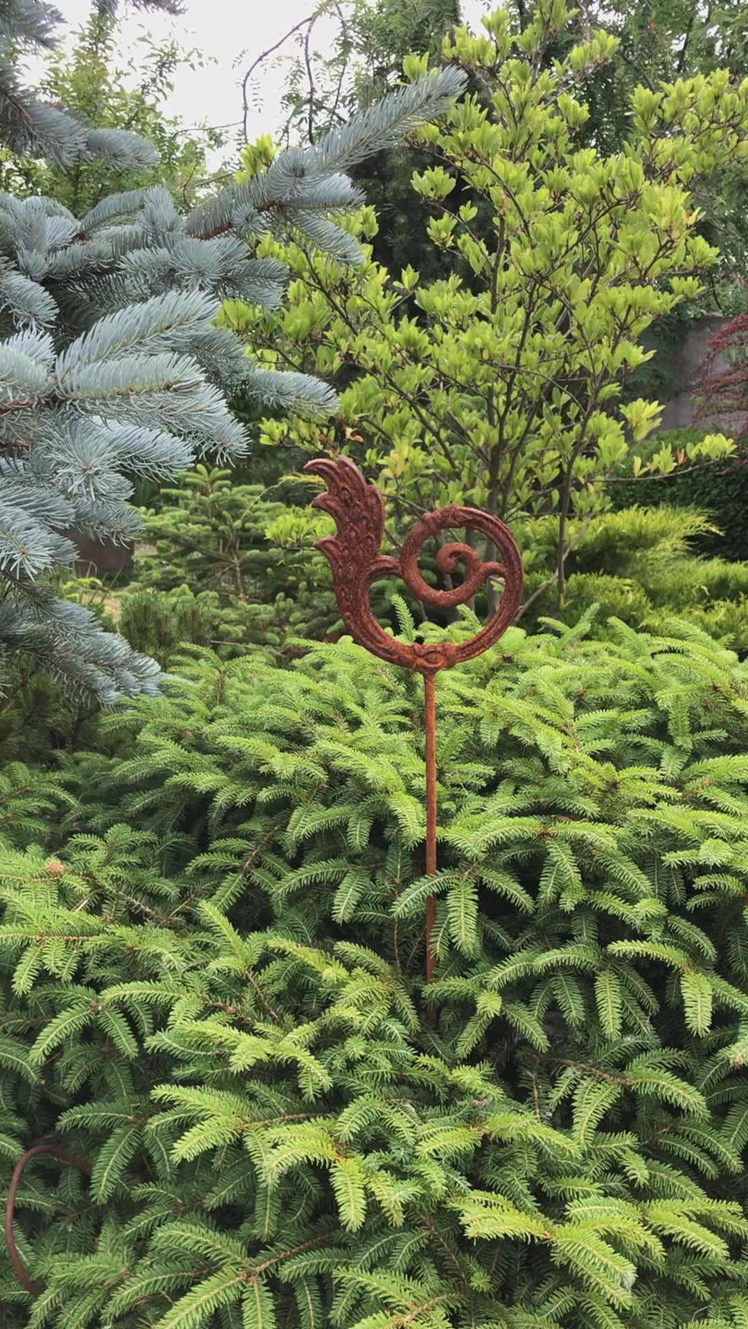 Rusty Metal garden stakes, Rusty garden finial, Metal garden decor, metal yard art, outdoor metal decor, Rusty metal garden decor