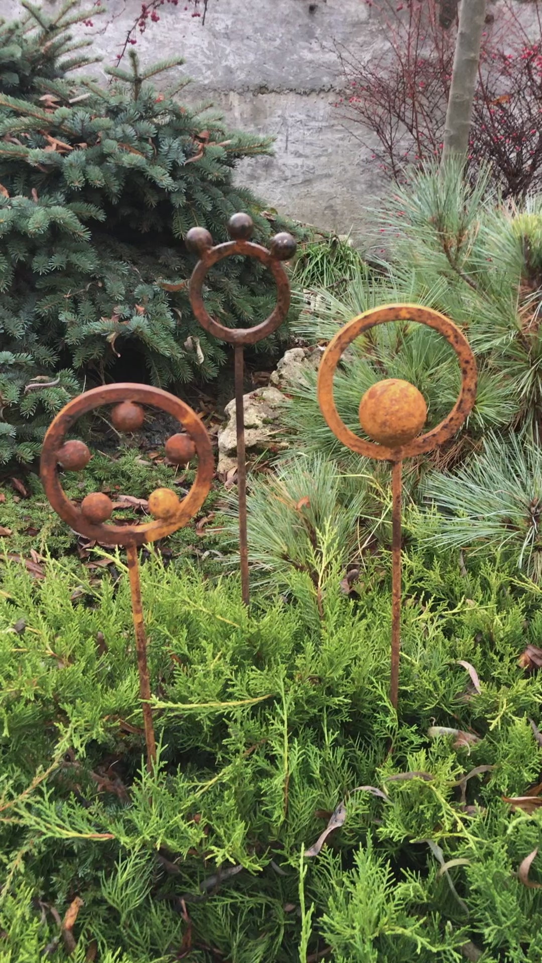 Set of 3 Rusty Metal garden stakes, Rusty garden finials, Metal garden decor, metal yard art, outdoor metal decor, Rusty metal ring decor