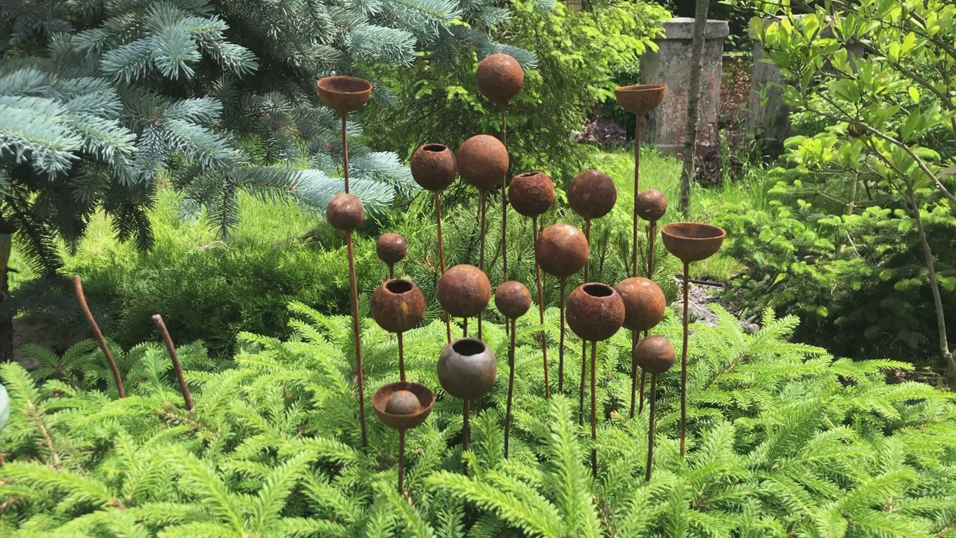 Tiny rusty flowers, 20 Flowers garden stakes, Metal garden decor, metal yard art, outdoor metal decor, Garden art