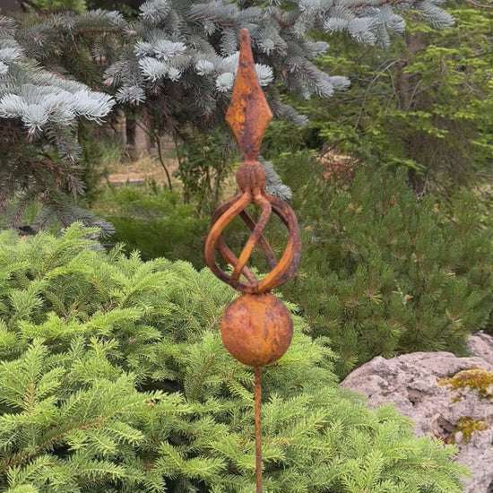 Rusty Metal garden stakes, Rusty garden finial, Metal garden decor, outdoor garden metal decor, Rusty metal garden decor