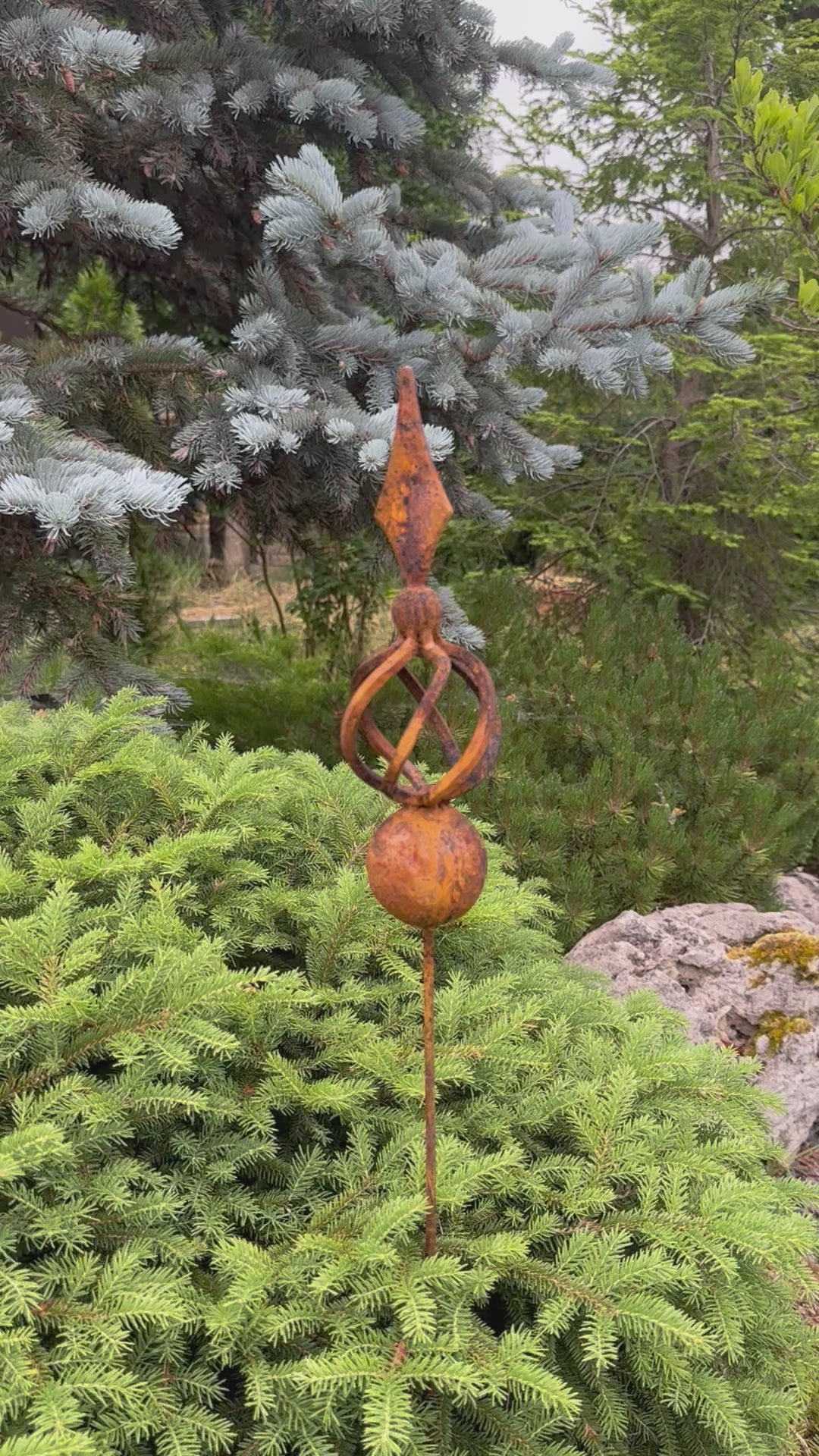 Rusty Metal garden stakes, Rusty garden finial, Metal garden decor, outdoor garden metal decor, Rusty metal garden decor