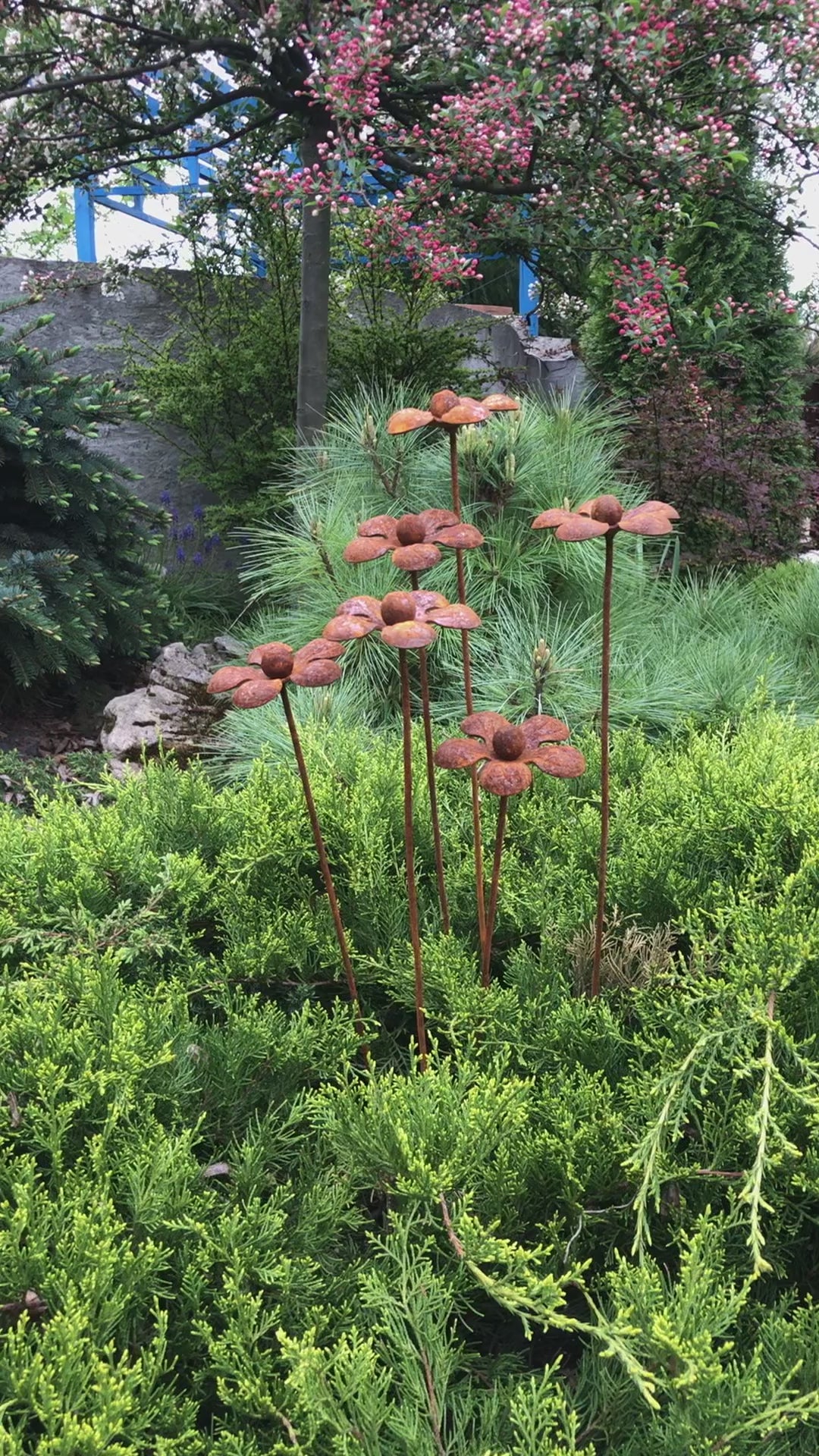 Rusty flowers set of 6, 6 Rusty flowers garden stakes, Metal garden decor, metal yard art, outdoor metal decor, Rusty metal garden decor