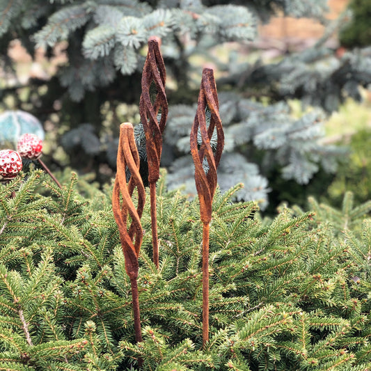 Rusty flower buds set of 3, 3 Rusty flowers garden stakes, Metal garden decor, metal yard art, outdoor metal decor, Rusty metal garden art