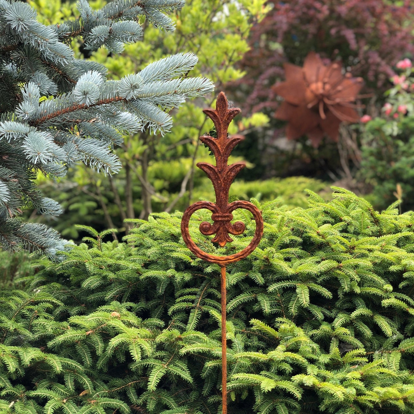 Rusty Metal garden stakes, Rusty garden finial, Metal garden decor, metal yard art, outdoor metal decor, Rusty metal garden decor