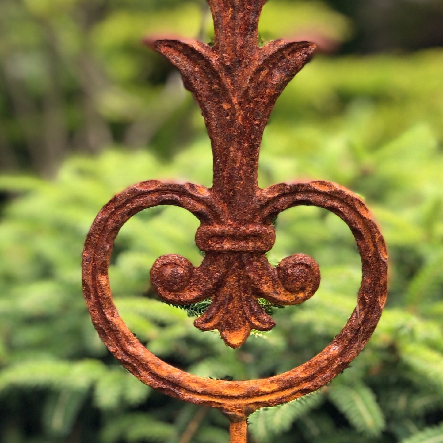 Rusty Metal garden stakes, Rusty garden finial, Metal garden decor, metal yard art, outdoor metal decor, Rusty metal garden decor