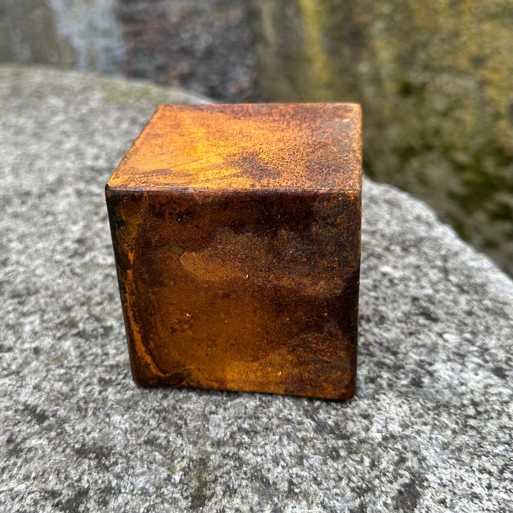 Rusty Zen Metal Cube Garden and Home Decor - Contemporary Sculpture for Meditation Spaces and Outdoor Gardens