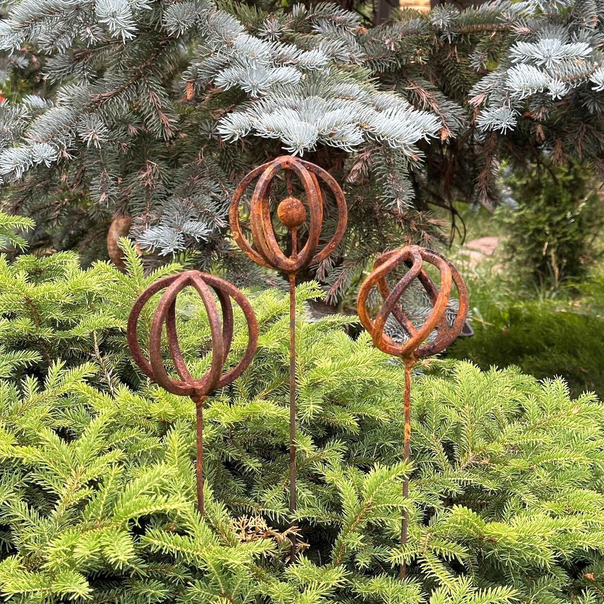 Modern minimalist garden stakes, Rusty Metal garden outdoor decor