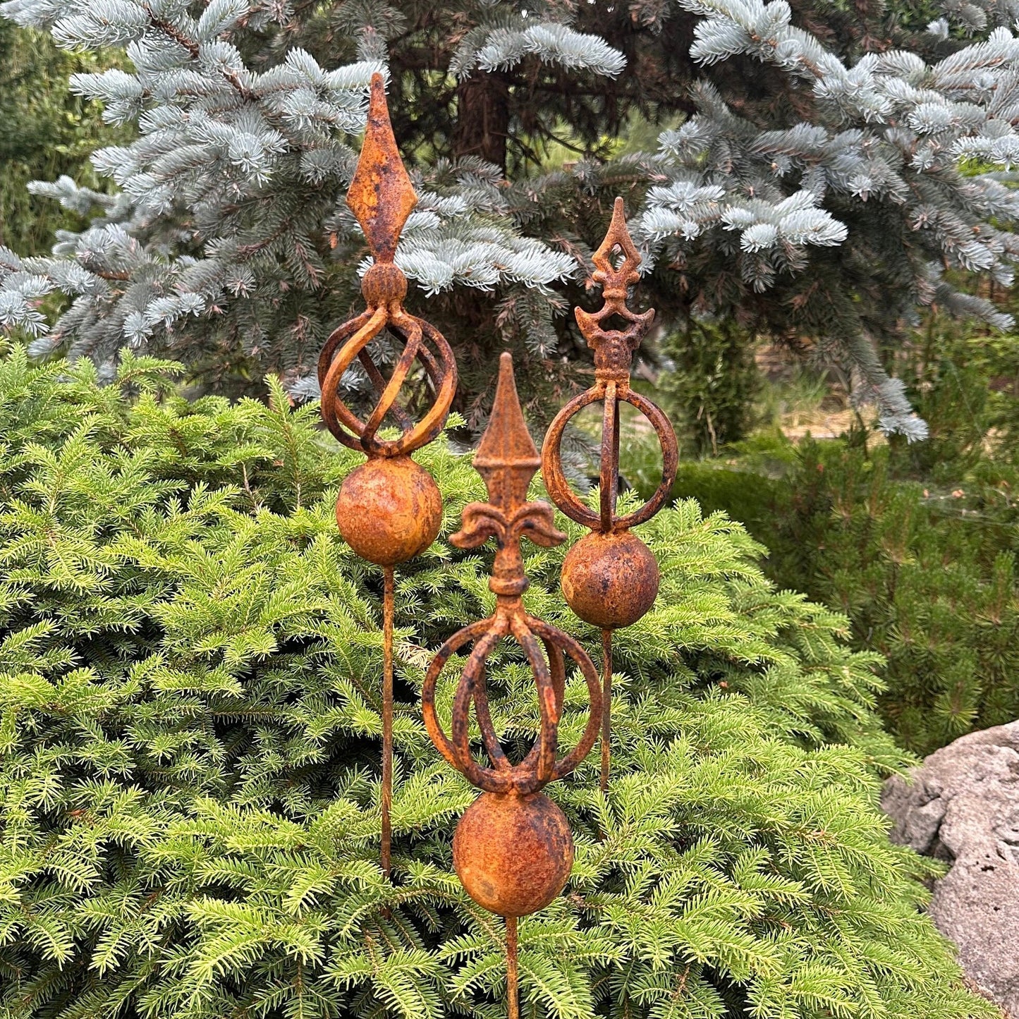 Rusty Metal garden stakes, Rusty garden finial, Metal garden decor, outdoor garden metal decor, Rusty metal garden decor