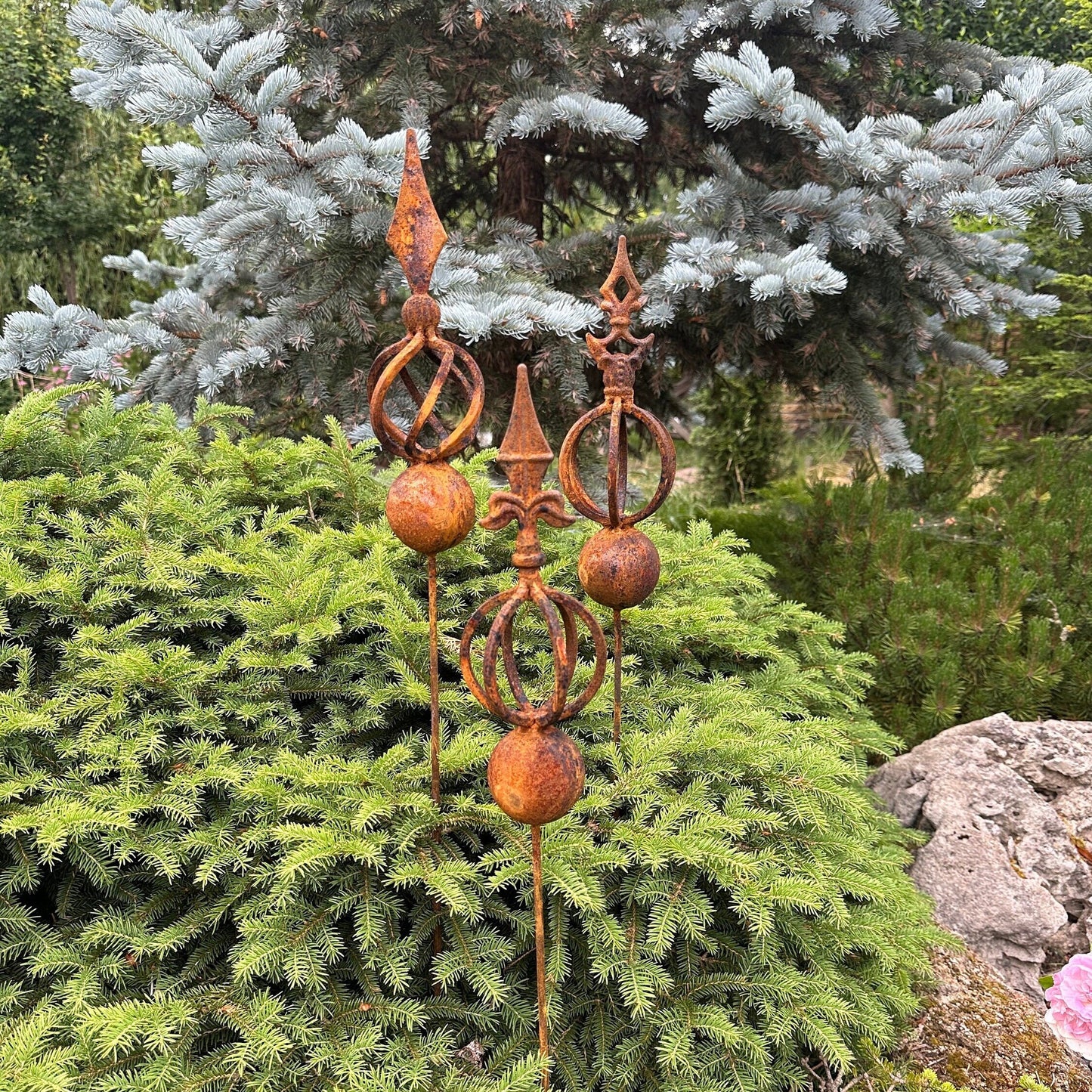 Rusty Metal garden stakes, Rusty garden finial, Metal garden decor, outdoor garden metal decor, Rusty metal garden decor