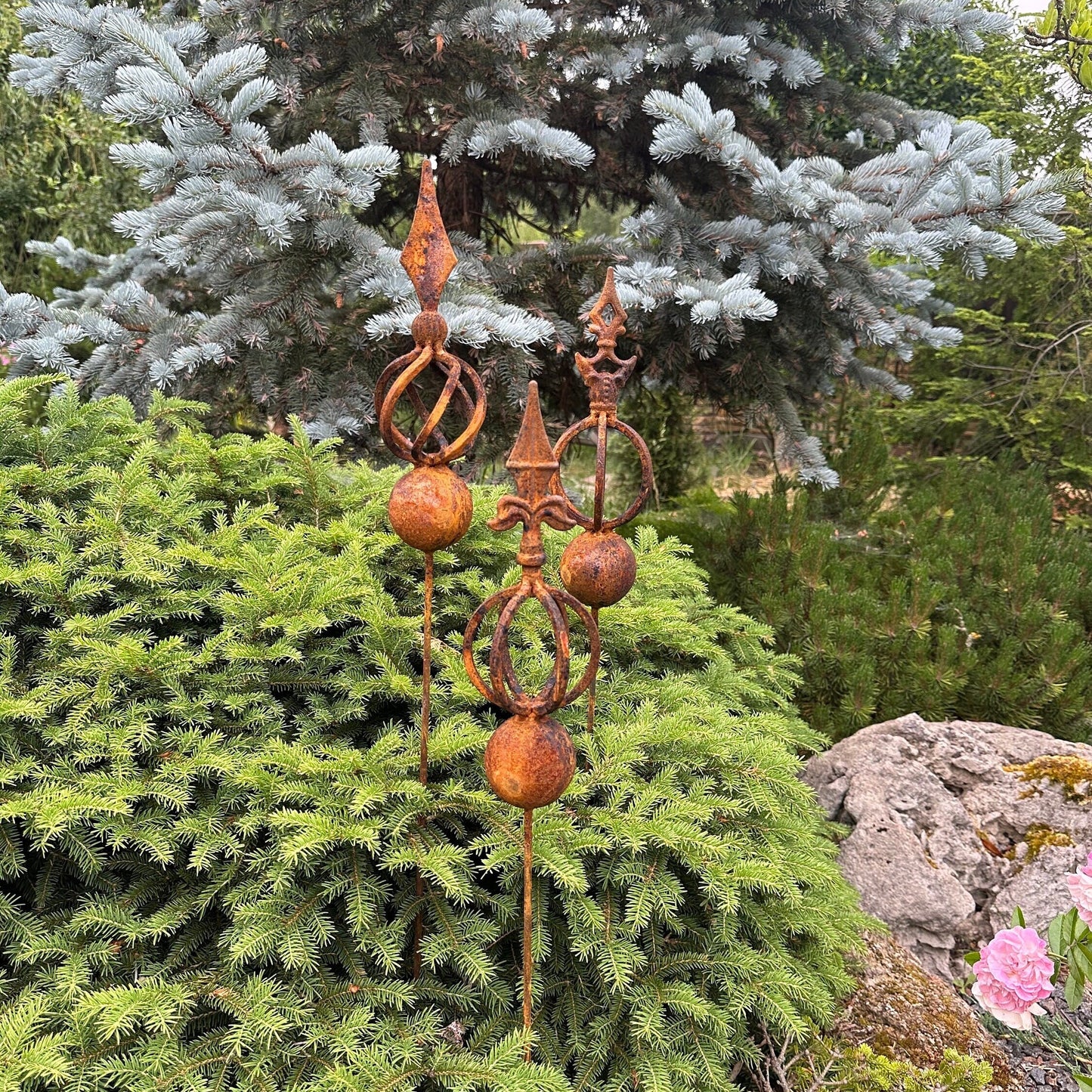 Rusty Metal garden stakes, Rusty garden finial, Metal garden decor, outdoor garden metal decor, Rusty metal garden decor