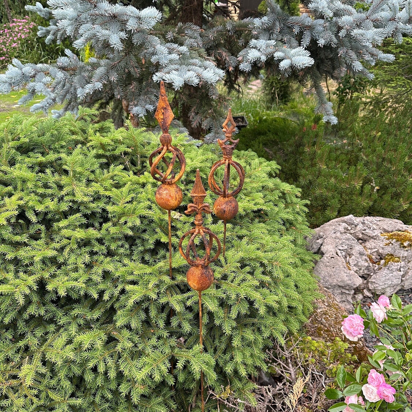 Rusty Metal garden stakes, Rusty garden finial, Metal garden decor, outdoor garden metal decor, Rusty metal garden decor