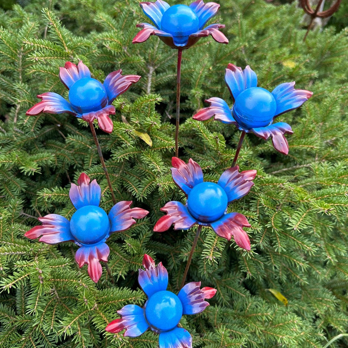 Colorful Metal flowers set of 6 - Add a pop of color to your outdoor garden