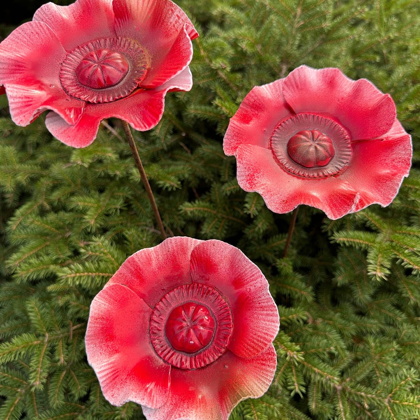 Colorful Metal flowers set of 3 - Add a pop of color to your outdoor garden