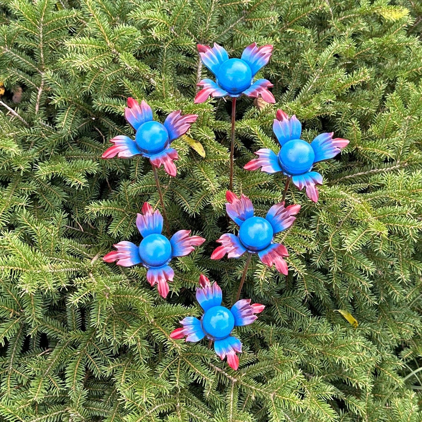 Colorful Metal flowers set of 6 - Add a pop of color to your outdoor garden