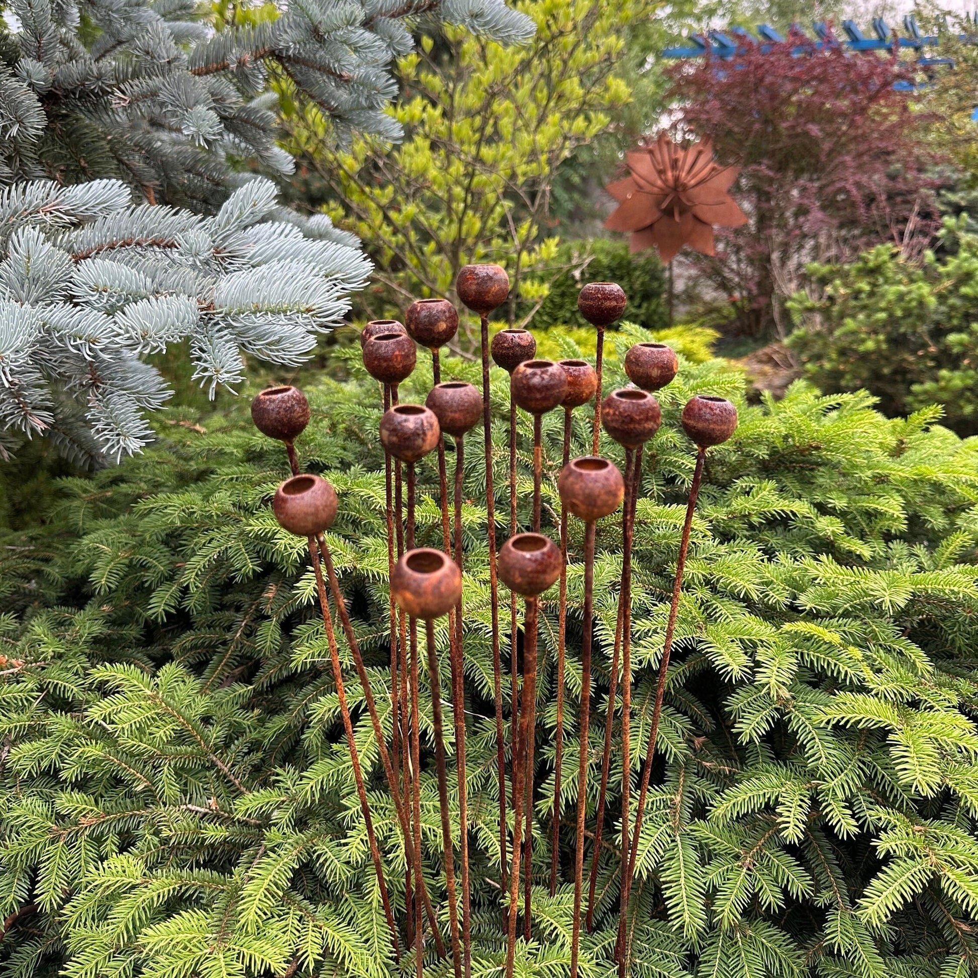 Set of 20 Rusty Tiny Flowers: Authentic Metal Garden Decor for Outdoor Beauty and Charm, Ideal for Metal Rain Catchers and Yard Art.