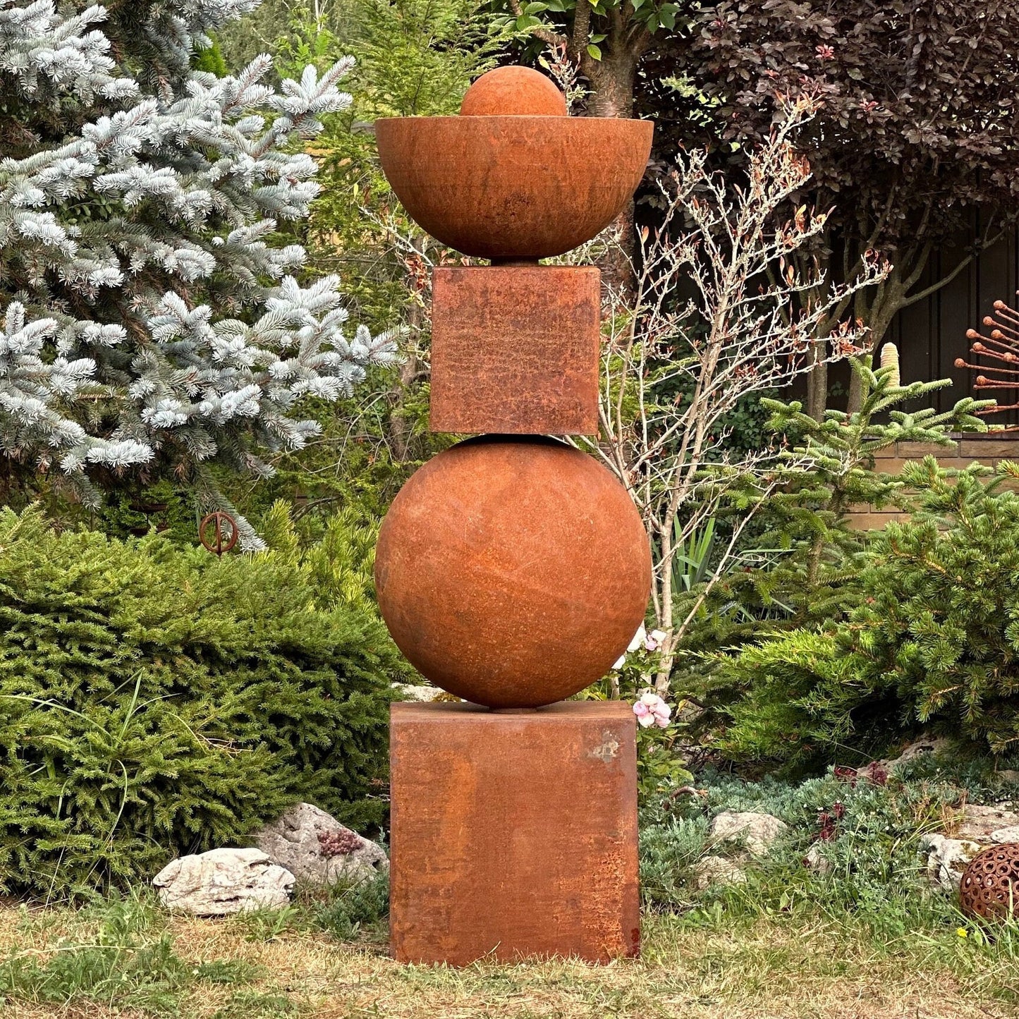 Simple Shapes Rusty Metal Modern Art - Minimalistic Totem Sculpture for Outdoor Decor