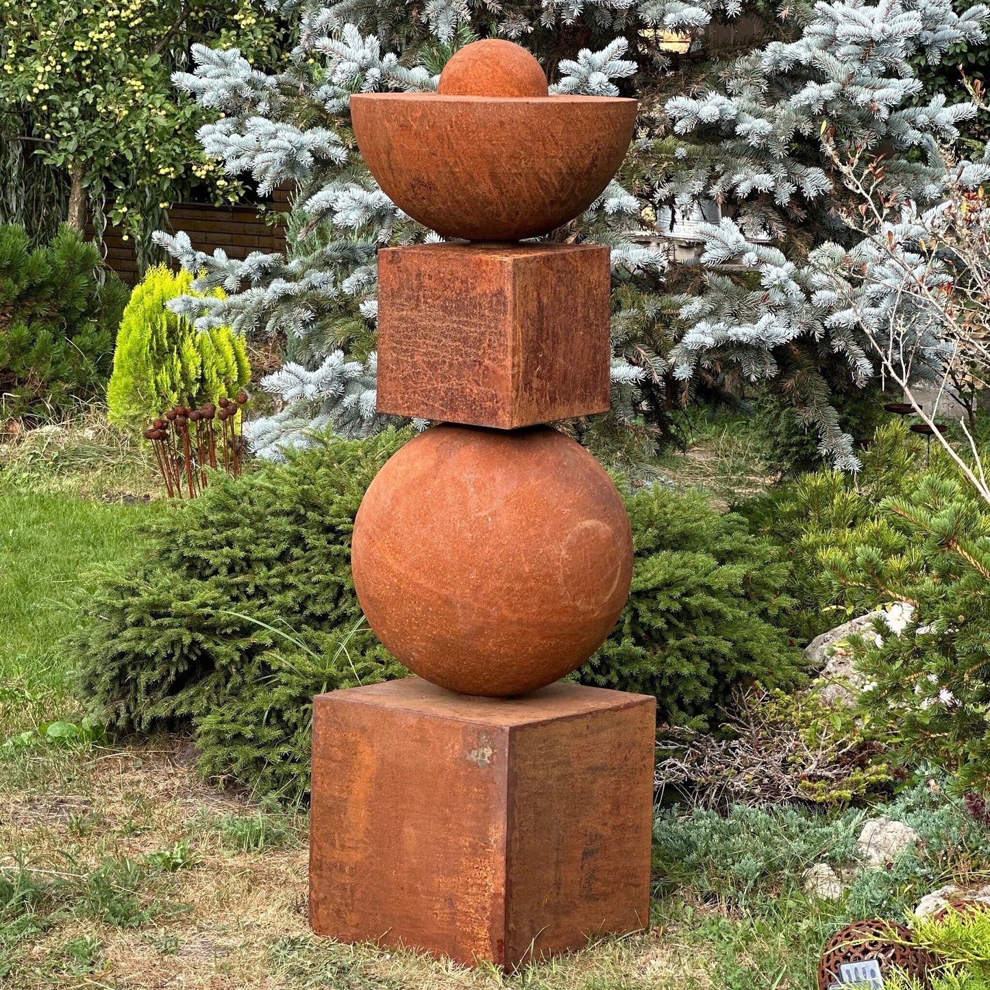 Simple Shapes Rusty Metal Modern Art - Minimalistic Totem Sculpture for Outdoor Decor