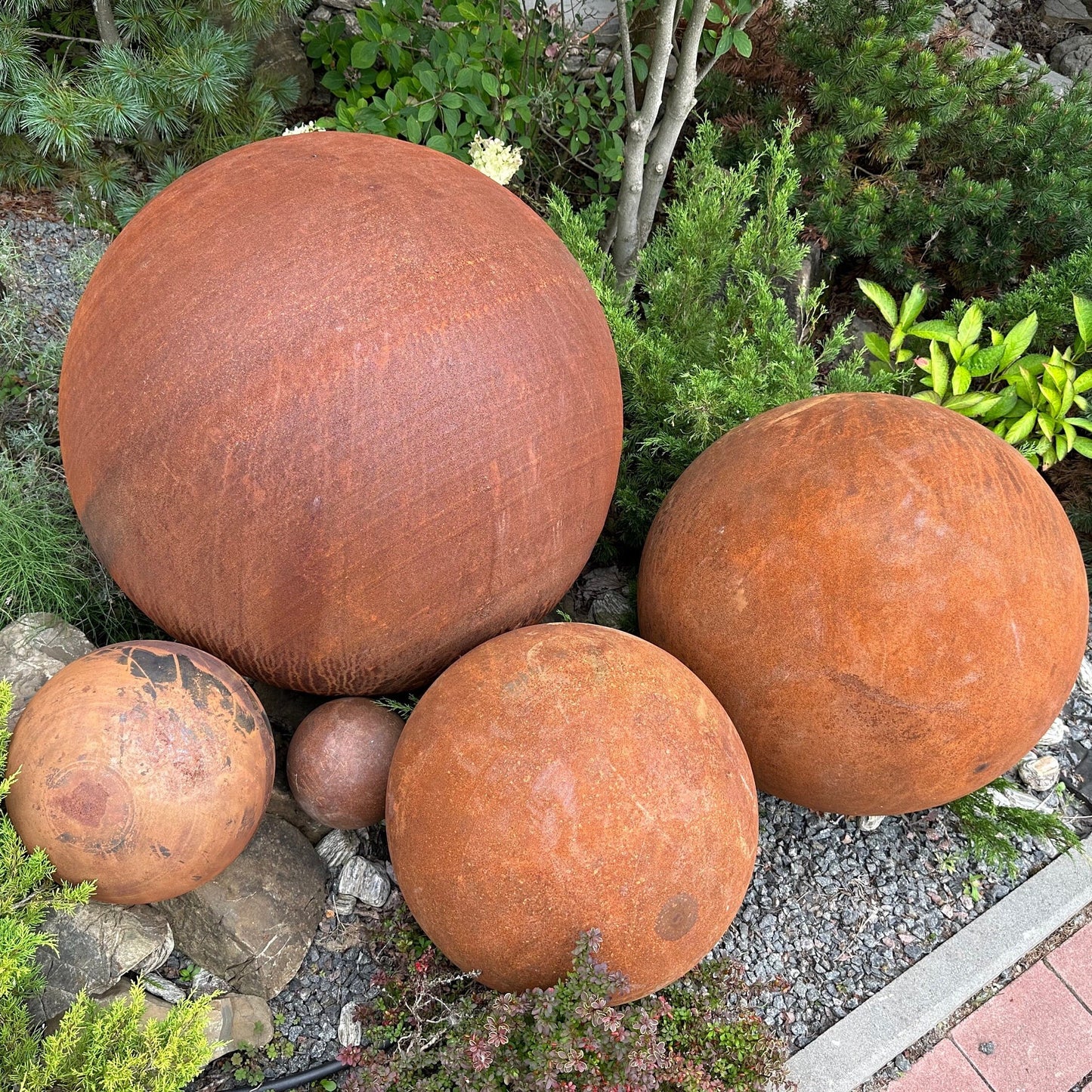 Big sculpture set of 35” , 27”, 20”, 14” and 10” Rusty Metal Spheres Outdoor Garden Decor - Zen Minimalistic Garden Globes Sculpture