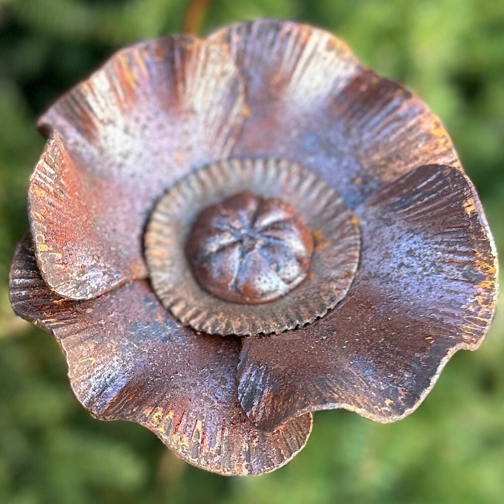 Rusty flowers set of 6, Poppy flowers garden stakes, Metal garden decor, metal yard art, outdoor metal decor, Rusty metal garden decor