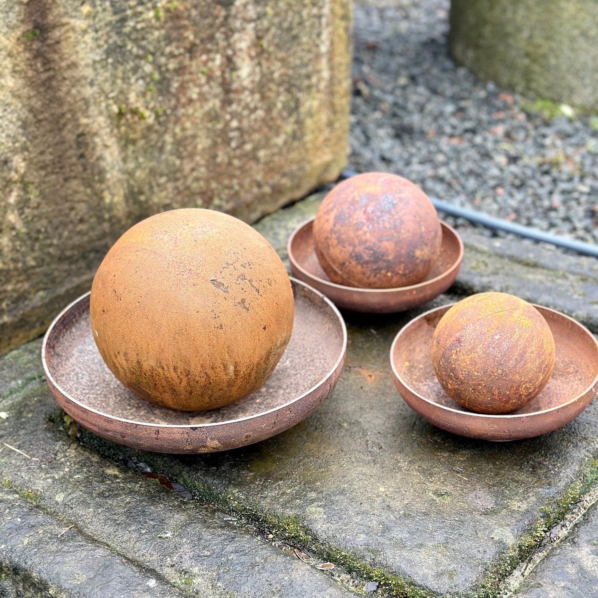 Minimalistic Lotus Flowers Set of 3 - Rusty Metal Garden Sculpture - Add Zen to Your Home or Outdoor Garden Decor