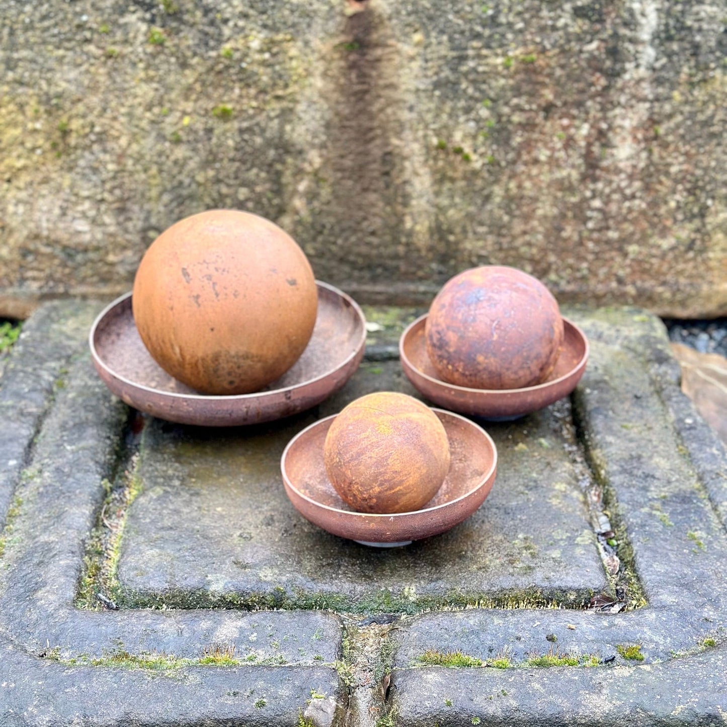 Minimalistic Lotus Flowers Set of 3 - Rusty Metal Garden Sculpture - Add Zen to Your Home or Outdoor Garden Decor