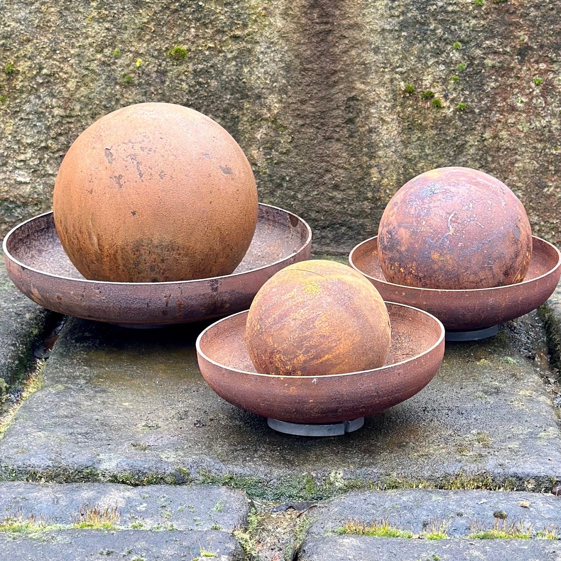 Minimalistic Lotus Flowers Set of 3 - Rusty Metal Garden Sculpture - Add Zen to Your Home or Outdoor Garden Decor