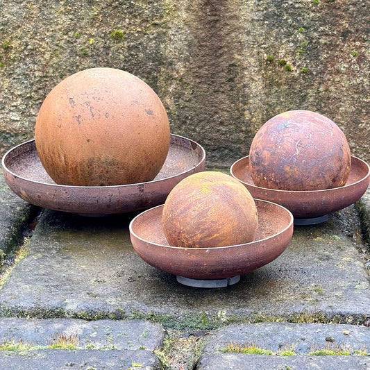 Minimalistic Lotus Flowers Set of 3 - Rusty Metal Garden Sculpture - Add Zen to Your Home or Outdoor Garden Decor